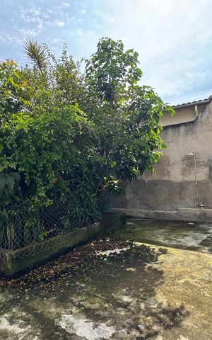 Casa à venda com 252m², 2 quartos e 2 vagas Casa à venda com 252m², 2 quartos e 2 vagasQuintal