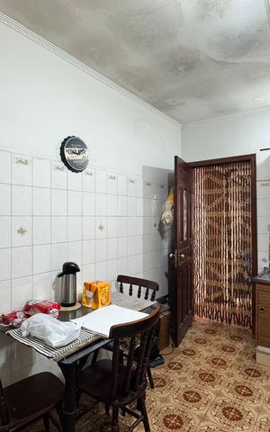 Casa à venda com 252m², 2 quartos e 2 vagas Casa à venda com 252m², 2 quartos e 2 vagasCozinha