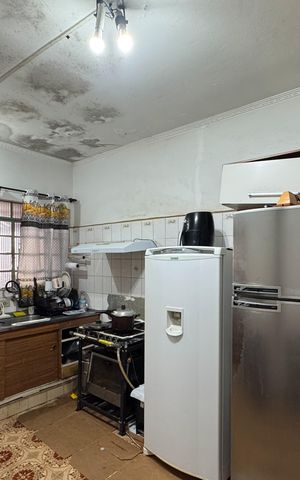 Casa à venda com 252m², 2 quartos e 2 vagas Casa à venda com 252m², 2 quartos e 2 vagasCozinha