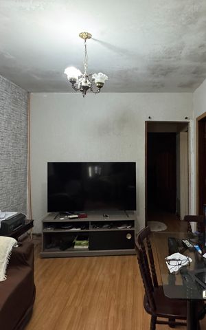 Casa à venda com 252m², 2 quartos e 2 vagas Casa à venda com 252m², 2 quartos e 2 vagasSala