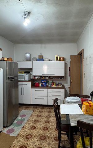Casa à venda com 252m², 2 quartos e 2 vagas Casa à venda com 252m², 2 quartos e 2 vagasCozinha