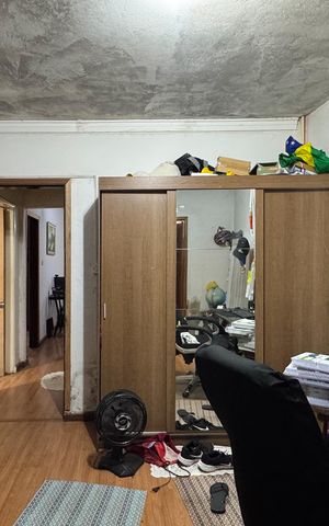 Casa à venda com 252m², 2 quartos e 2 vagas Casa à venda com 252m², 2 quartos e 2 vagasSuíte
