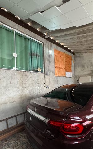 Casa à venda com 252m², 2 quartos e 2 vagas Casa à venda com 252m², 2 quartos e 2 vagasGaragem