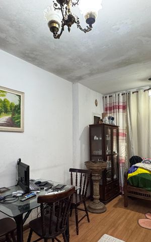 Casa à venda com 252m², 2 quartos e 2 vagas Casa à venda com 252m², 2 quartos e 2 vagasSala
