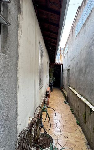 Casa à venda com 252m², 2 quartos e 2 vagas Casa à venda com 252m², 2 quartos e 2 vagasQuintal