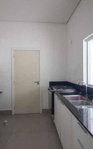 Casa de condomínio para alugar com 270m², 3 quartos e 4 vagas Casa de condomínio para alugar com 270m², 3 quartos e 4 vagasCozinha