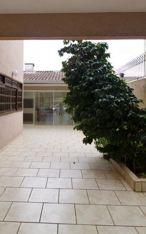 Casa à venda com 266m², 4 quartos e 5 vagas Casa à venda com 266m², 4 quartos e 5 vagasQuintal