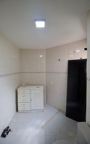 Casa à venda com 266m², 4 quartos e 5 vagas Casa à venda com 266m², 4 quartos e 5 vagasBanheiro - Suíte