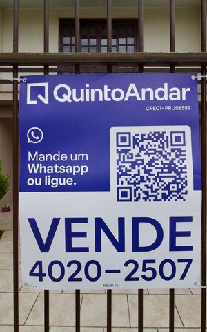 Casa à venda com 266m², 4 quartos e 5 vagas Casa à venda com 266m², 4 quartos e 5 vagasPlaca QA KZVW-15