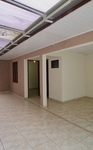 Casa à venda com 266m², 4 quartos e 5 vagas Casa à venda com 266m², 4 quartos e 5 vagasQuinta coberto