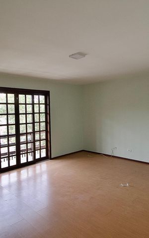 Casa à venda com 266m², 4 quartos e 5 vagas Casa à venda com 266m², 4 quartos e 5 vagasQuarto 1 - Suíte