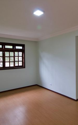 Casa à venda com 266m², 4 quartos e 5 vagas Casa à venda com 266m², 4 quartos e 5 vagasSala 1
