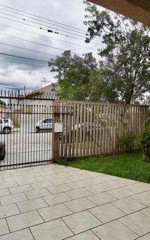 Casa à venda com 266m², 4 quartos e 5 vagas Casa à venda com 266m², 4 quartos e 5 vagasQuintal