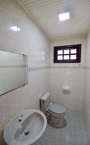 Casa à venda com 266m², 4 quartos e 5 vagas Casa à venda com 266m², 4 quartos e 5 vagasLavabo