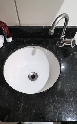 Apartamento à venda com 110m², 2 quartos e 1 vaga Apartamento à venda com 110m², 2 quartos e 1 vagaBanheiro da suíte