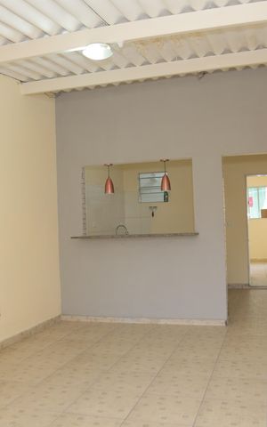 Casa para alugar com 80m², 1 quarto e 1 vaga Casa para alugar com 80m², 1 quarto e 1 vagaSala