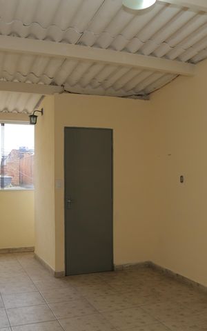 Casa para alugar com 80m², 1 quarto e 1 vaga Casa para alugar com 80m², 1 quarto e 1 vagaSala