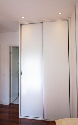 Casa de condomínio para alugar com 180m², 3 quartos e 3 vagas Casa de condomínio para alugar com 180m², 3 quartos e 3 vagasSuíte