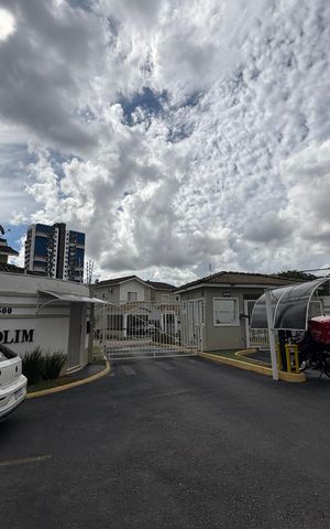 Casa de condomínio para alugar com 180m², 3 quartos e 3 vagasFachada e portaria