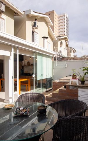 Casa de condomínio para alugar com 180m², 3 quartos e 3 vagas Casa de condomínio para alugar com 180m², 3 quartos e 3 vagasÁrea externa