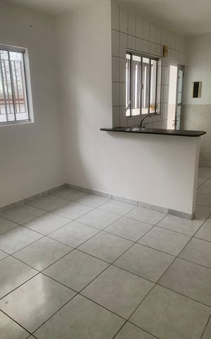 Casa para alugar com 40m², 1 quarto e 1 vaga Casa para alugar com 40m², 1 quarto e 1 vagaSala