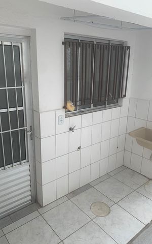 Casa para alugar com 40m², 1 quarto e 1 vaga Casa para alugar com 40m², 1 quarto e 1 vagaÁrea de serviço