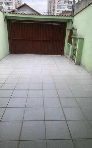 Casa para alugar com 40m², 1 quarto e 1 vaga Casa para alugar com 40m², 1 quarto e 1 vagaGaragem
