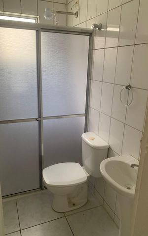 Casa para alugar com 40m², 1 quarto e 1 vaga Casa para alugar com 40m², 1 quarto e 1 vagaBanheiro