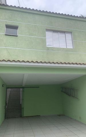 Casa para alugar com 40m², 1 quarto e 1 vaga Casa para alugar com 40m², 1 quarto e 1 vagaGaragem