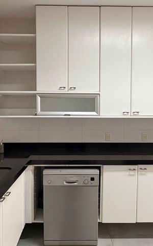 Apartamento à venda com 270m², 4 quartos e 3 vagas Apartamento à venda com 270m², 4 quartos e 3 vagasCozinha