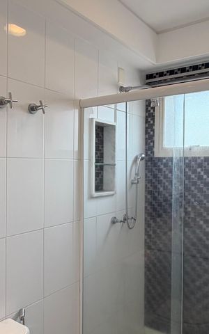 Apartamento à venda com 270m², 4 quartos e 3 vagas Apartamento à venda com 270m², 4 quartos e 3 vagasBanheiro suite 1