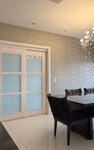 Apartamento à venda com 270m², 4 quartos e 3 vagas Apartamento à venda com 270m², 4 quartos e 3 vagasSala