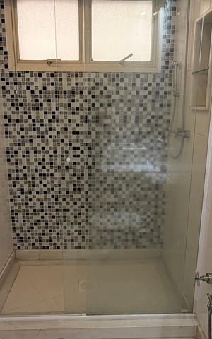 Apartamento à venda com 270m², 4 quartos e 3 vagas Apartamento à venda com 270m², 4 quartos e 3 vagasBanheiro social