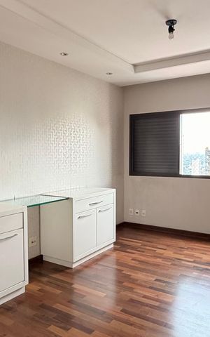 Apartamento à venda com 270m², 4 quartos e 3 vagas Apartamento à venda com 270m², 4 quartos e 3 vagasSuite master