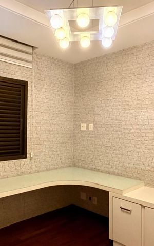 Apartamento à venda com 270m², 4 quartos e 3 vagas Apartamento à venda com 270m², 4 quartos e 3 vagasQuarto