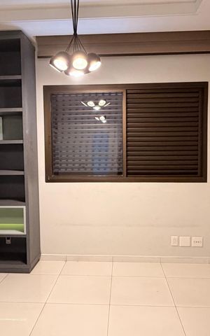Apartamento à venda com 270m², 4 quartos e 3 vagas Apartamento à venda com 270m², 4 quartos e 3 vagasEscritório