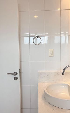 Apartamento à venda com 270m², 4 quartos e 3 vagas Apartamento à venda com 270m², 4 quartos e 3 vagasBanheiro suite 1
