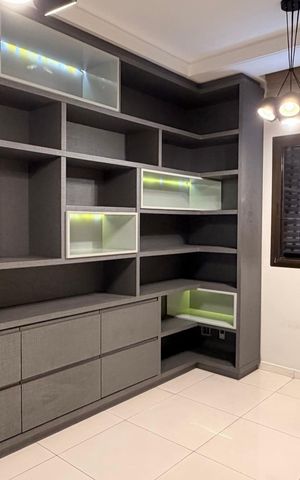 Apartamento à venda com 270m², 4 quartos e 3 vagas Apartamento à venda com 270m², 4 quartos e 3 vagasEscritório