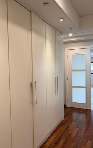 Apartamento à venda com 270m², 4 quartos e 3 vagas Apartamento à venda com 270m², 4 quartos e 3 vagasCorredor