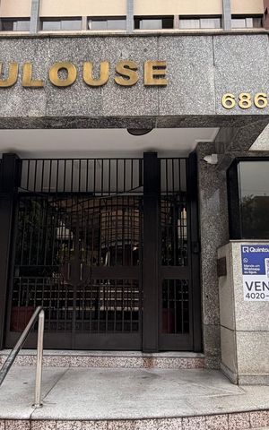 Apartamento à venda com 270m², 4 quartos e 3 vagas Apartamento à venda com 270m², 4 quartos e 3 vagasFachada
