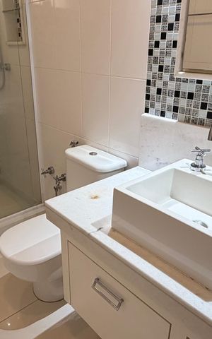 Apartamento à venda com 270m², 4 quartos e 3 vagas Apartamento à venda com 270m², 4 quartos e 3 vagasBanheiro social