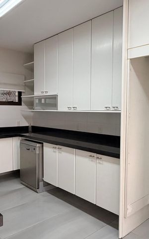 Apartamento à venda com 270m², 4 quartos e 3 vagas Apartamento à venda com 270m², 4 quartos e 3 vagasCozinha