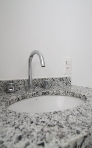 Apartamento para alugar com 60m², 2 quartos e 2 vagasBanheiro