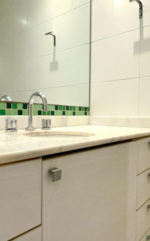 Apartamento para alugar com 87m², 2 quartos e 2 vagas Apartamento para alugar com 87m², 2 quartos e 2 vagasBanheiro da Suíte