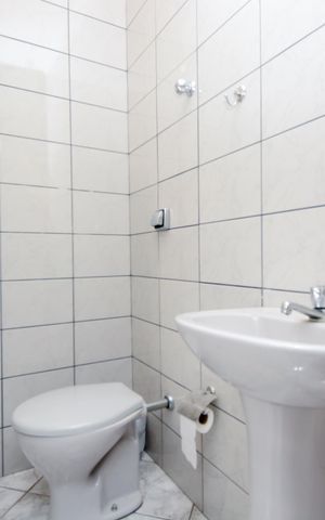 Casa para alugar com 280m², 3 quartos e 5 vagasÁrea de Serviço - Banheiro de serviço
