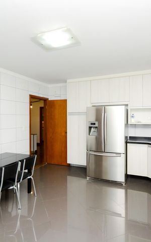 Casa para alugar com 280m², 3 quartos e 5 vagasCozinha