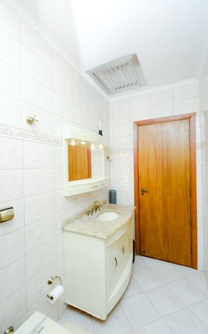 Casa para alugar com 280m², 3 quartos e 5 vagasBanheiro Social