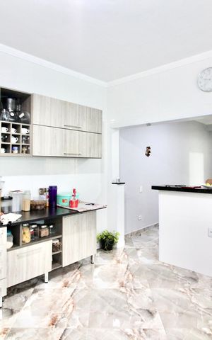 Casa à venda com 125m², 4 quartos e 2 vagas Casa à venda com 125m², 4 quartos e 2 vagasCozinha