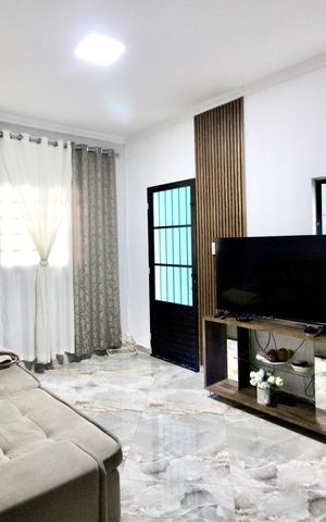 Casa à venda com 125m², 4 quartos e 2 vagas Casa à venda com 125m², 4 quartos e 2 vagasSala