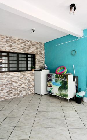 Casa à venda com 125m², 4 quartos e 2 vagas Casa à venda com 125m², 4 quartos e 2 vagasGaragem